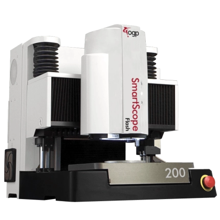 SmartScopeZIP450, một thiết bị đo hình ảnh OGP của Mỹ, là máy chiếu 2D có độ chính xác cao.